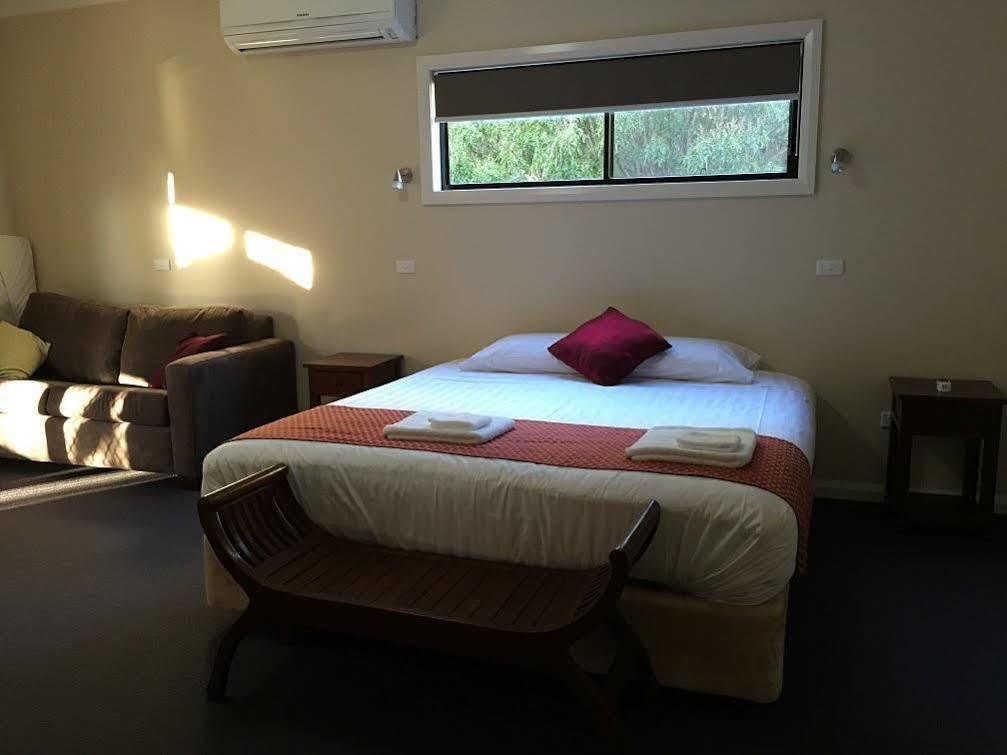 Hillview Farmstay Gundagai Exteriör bild