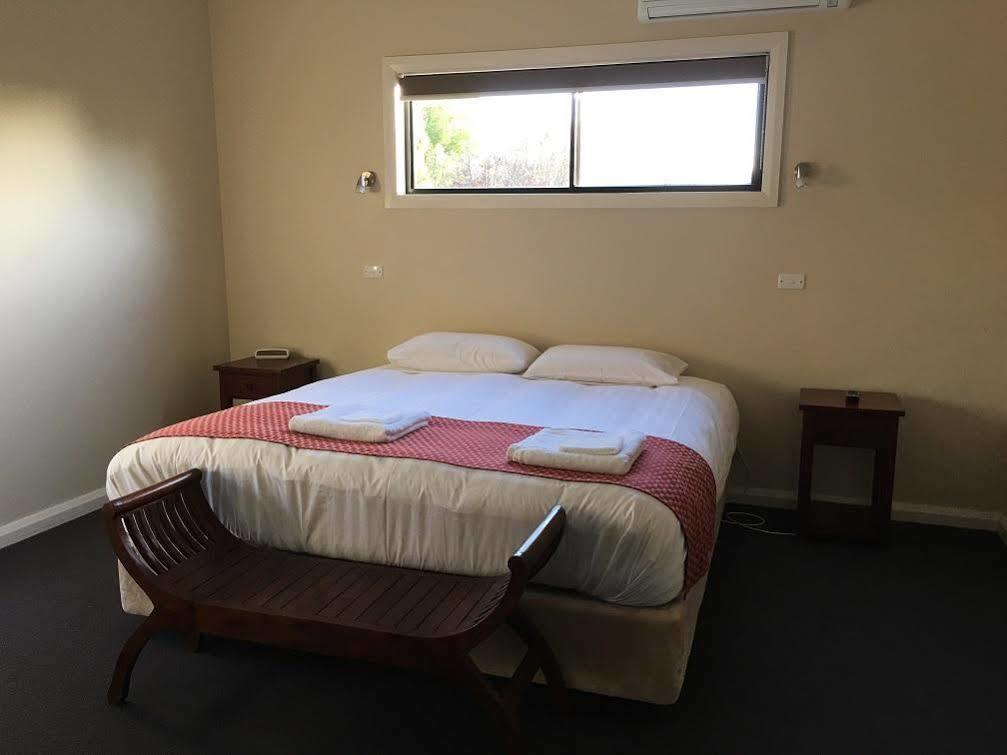 Hillview Farmstay Gundagai Exteriör bild